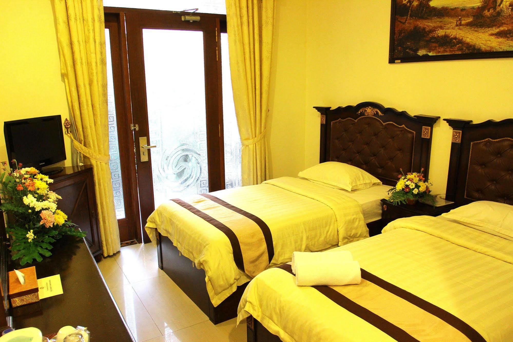 The Grand Palace Hotel Malang Exterior foto